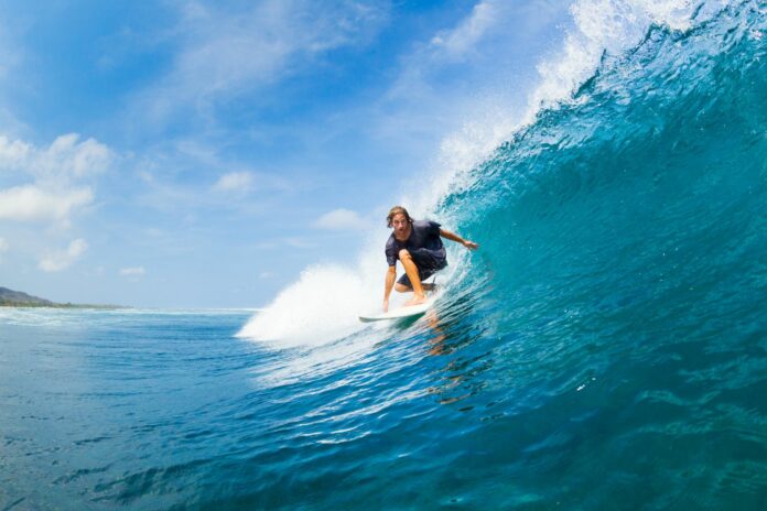 surfer enjoying best surfing in ventura